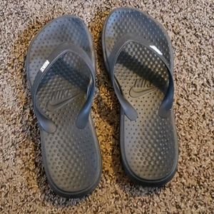 Nike flip flops